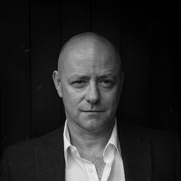 hire-drew-british-voiceover-artist-with-homestudio