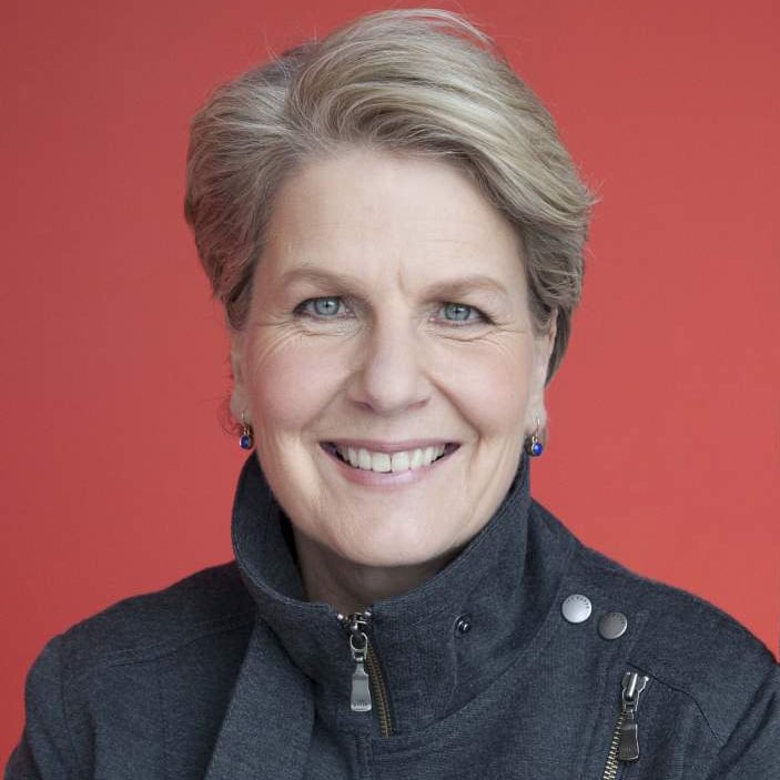 Sandi-Toksvig-Comedian-Host-at-Great-British-Speakers