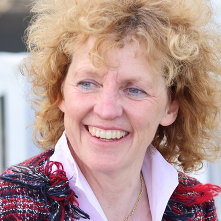 Lucinda Russell OBE Grand National winning horse racing trainer motivational speaker book at Great British Speakers